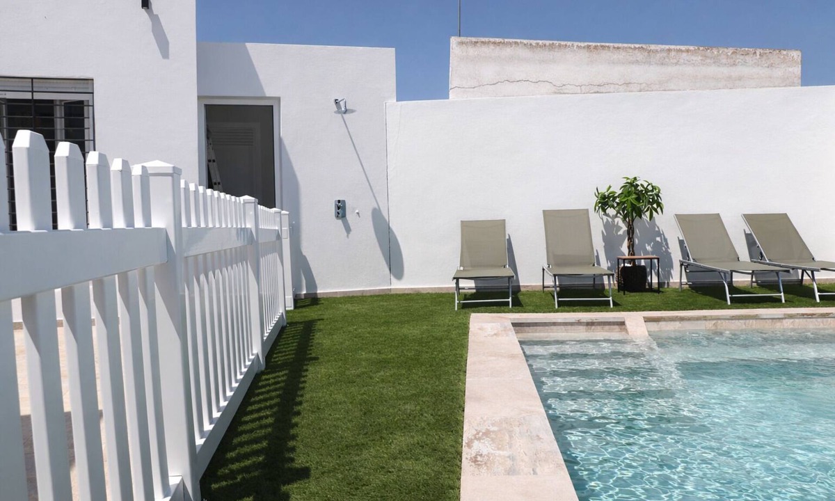 Los Naveros Ski Chalet | Chalet con piscina en Naveros