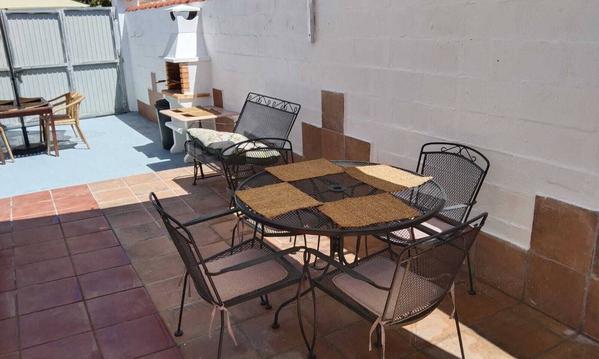 Chiclana de la Frontera Ski Chalet | Chalet Aquí No Es in Chiclana