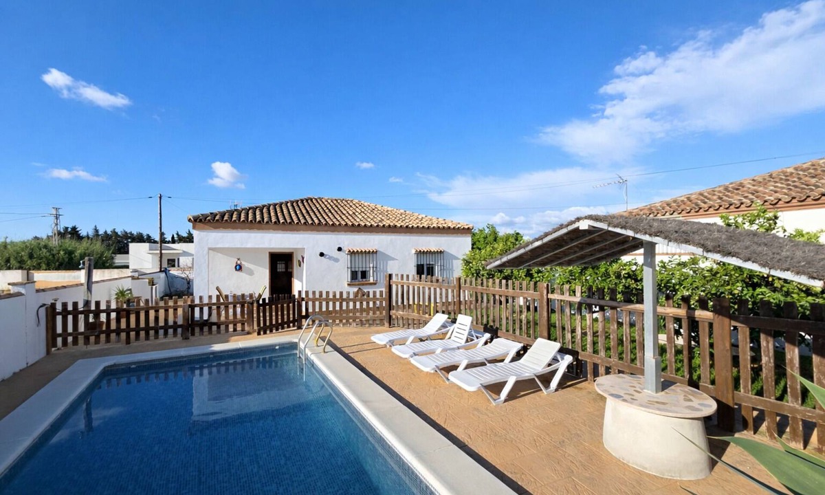 Conil de la Frontera Ski Chalet | Chalet rustic Roche with pool