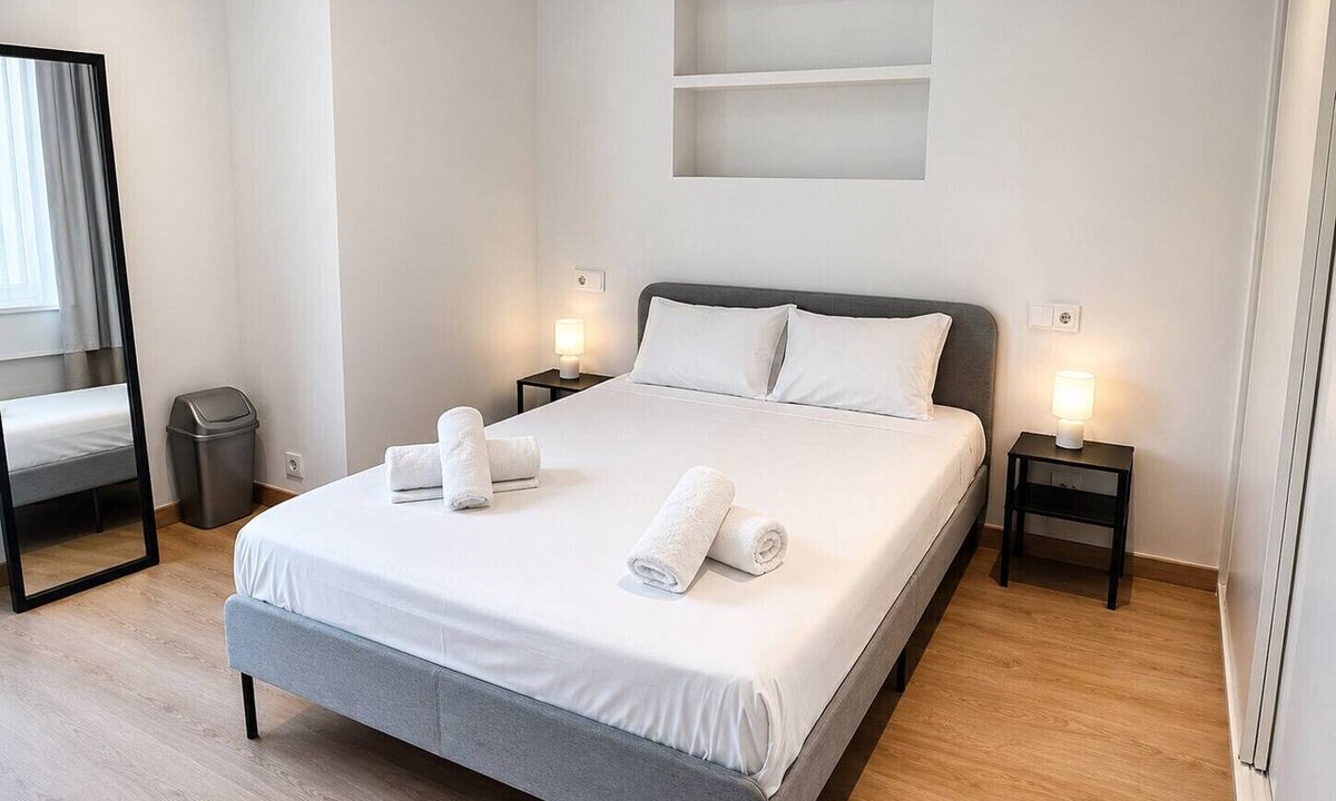 Cotos Bed & Breakfast | Chamartín Smart Stay | Double Room with Excellent Connectivity