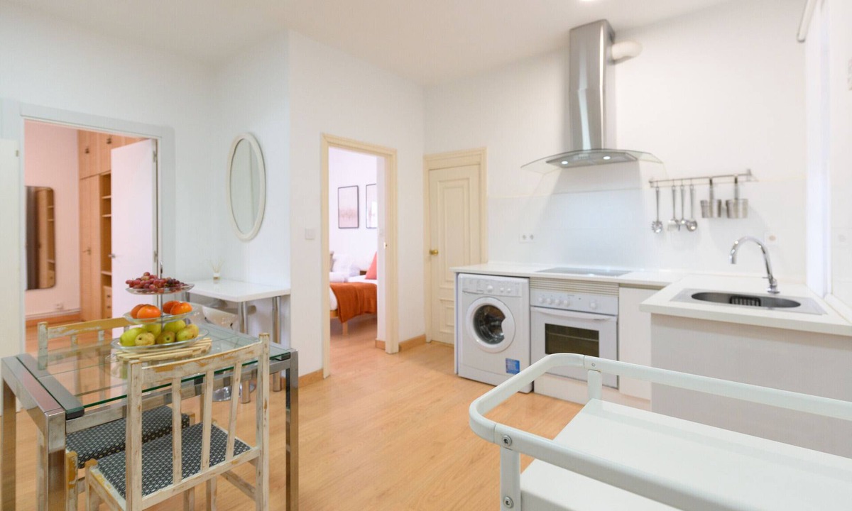 Cotos Apartment | Charmartin 4 Towers: 2 bedrooms ideal for families and business travellers