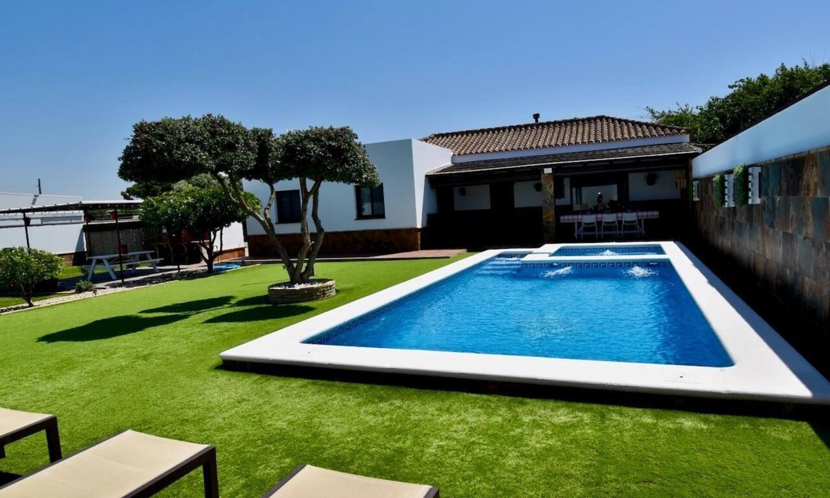 Chiclana de la Frontera Villa | Charming Casa El Descansito, for a vacation of disconnection