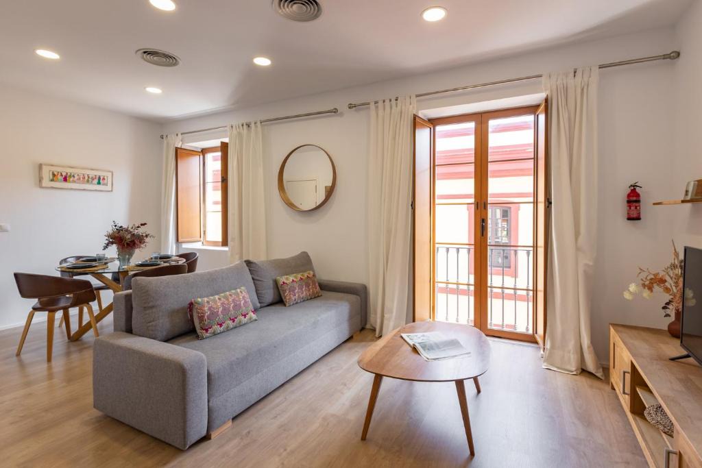 San Bernardo Apartment | Charming 1 Bedroom Apartment at Jardines de Murillo -Sevilla City Center- By OCityzen