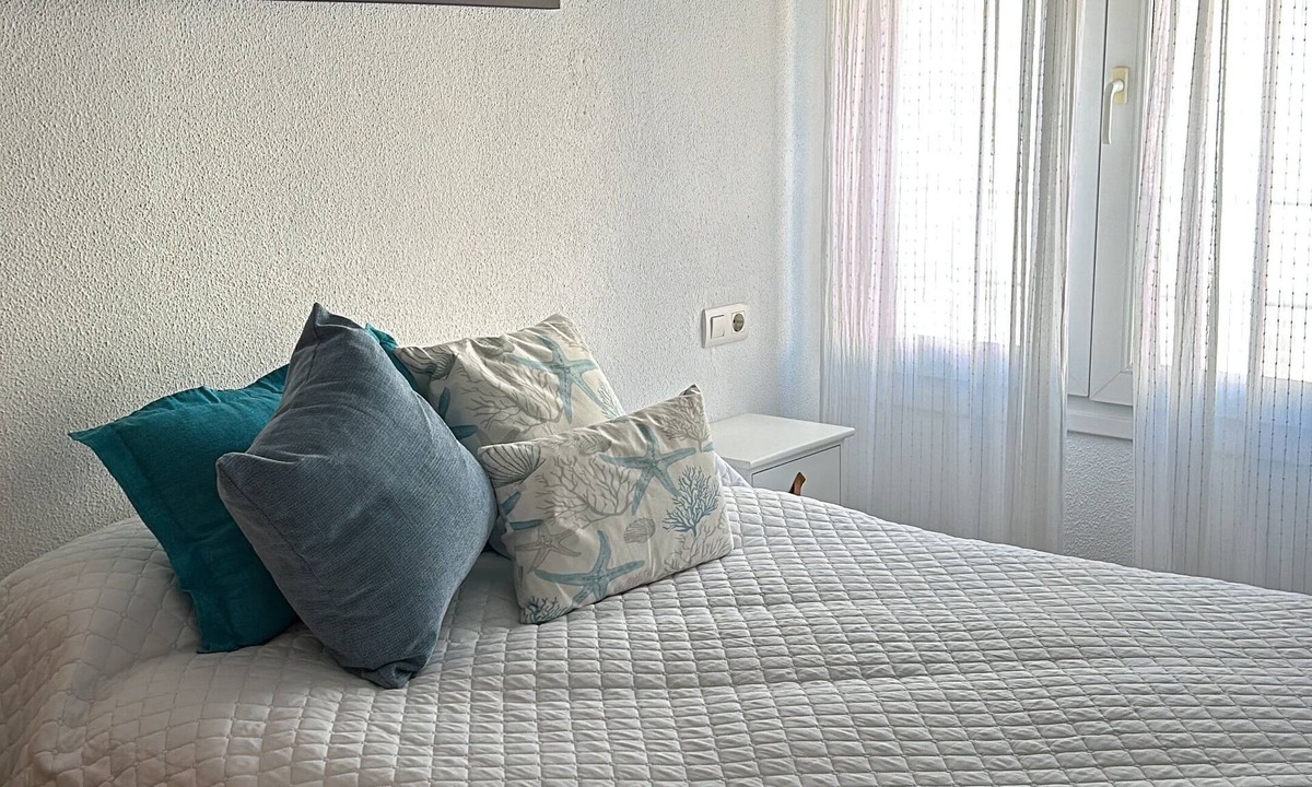 Cadiz Apartment | Charming 3-bedroom apartment with WiFi and AC in lovely Cádiz