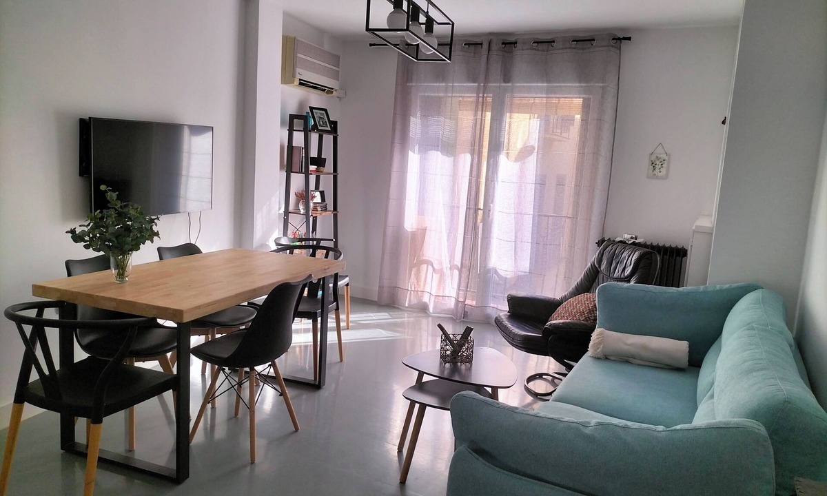 Central District Apartment | CHARMING APARTMENT IN THE CENTER