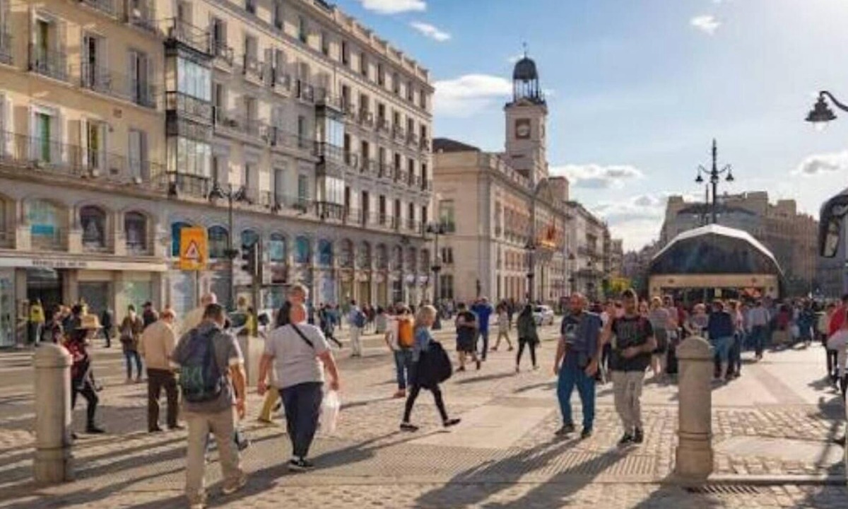 Moncloa - Arguelles Apartment | Charming Apartment Near Plaza Mayor & Puerta del Sol