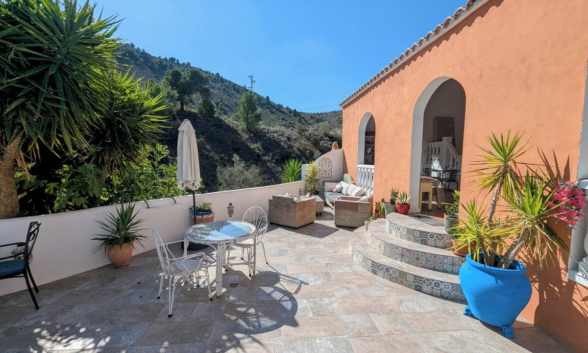 Oria Other | Charming Country House Mountain Retreat & Pool sleeps 8