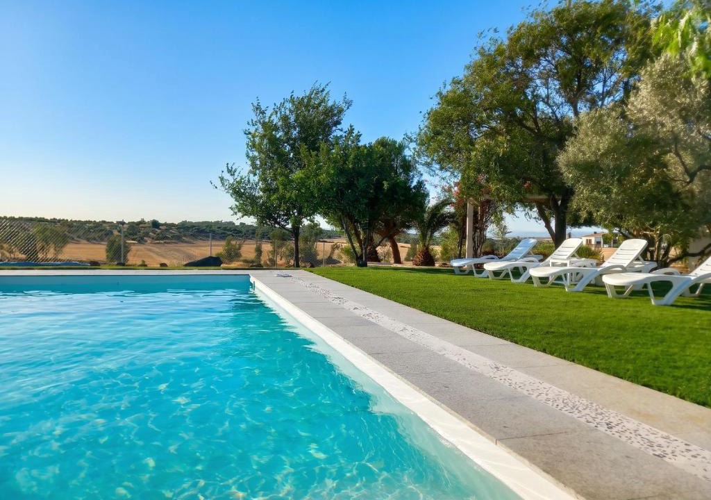 La Campana Villa | Charming House in La Campana with Mountain View