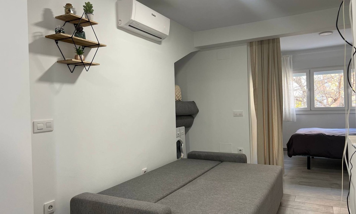 El Pilar Apartment | Charming Madrid Apartment: Explore the Heart of the City from Your Cozy Retreat!