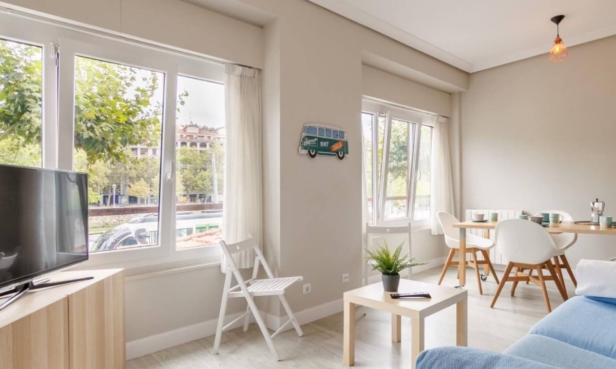 Bilbao City Centre Apartment | Charming, next to the Town Hall and the River