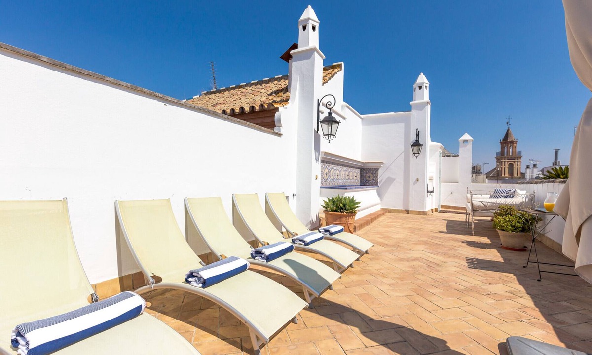 San Bartolome Apartment | Charming one-bedroom with Andalusian patio
