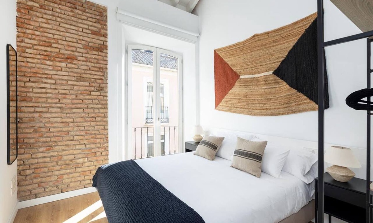 Central District Apartment | ChezmoiHomes Patio Zahorí 7