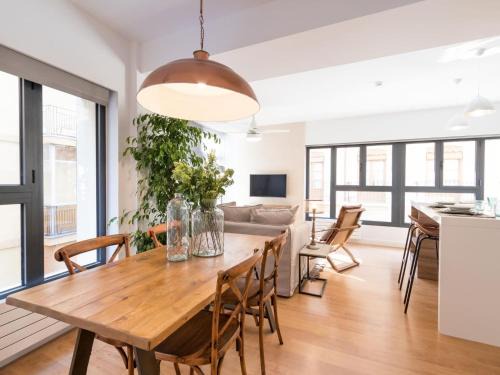Central District Apartment | Chezmoihomes Plaza Nueva Deluxe