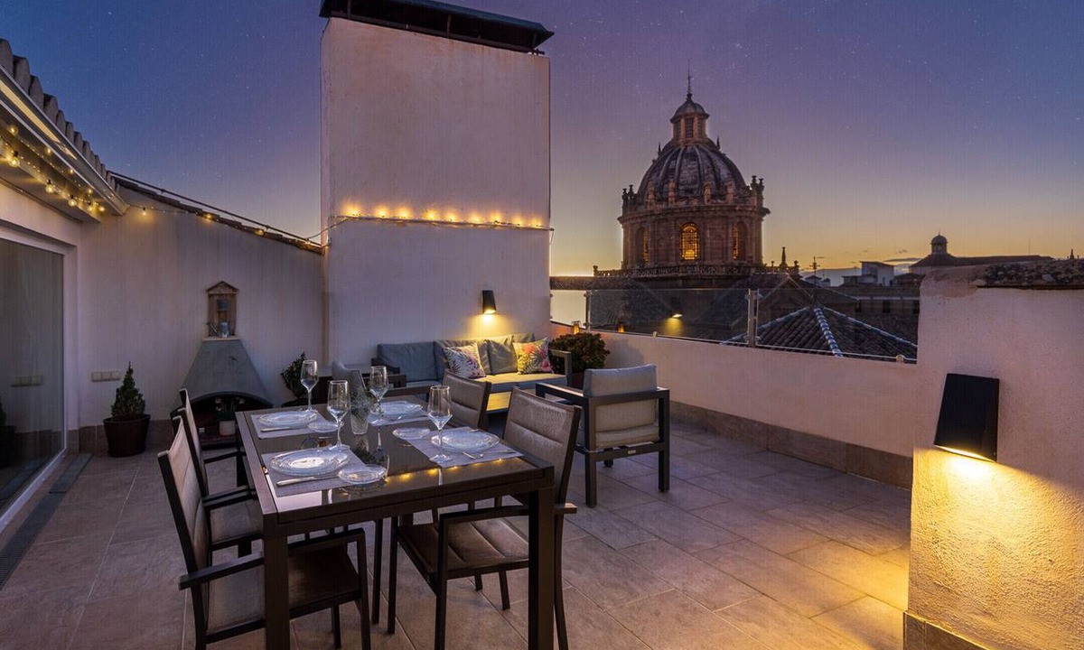 Central District Apartment | ChezmoiHomes Premium Loft Private Terrace
