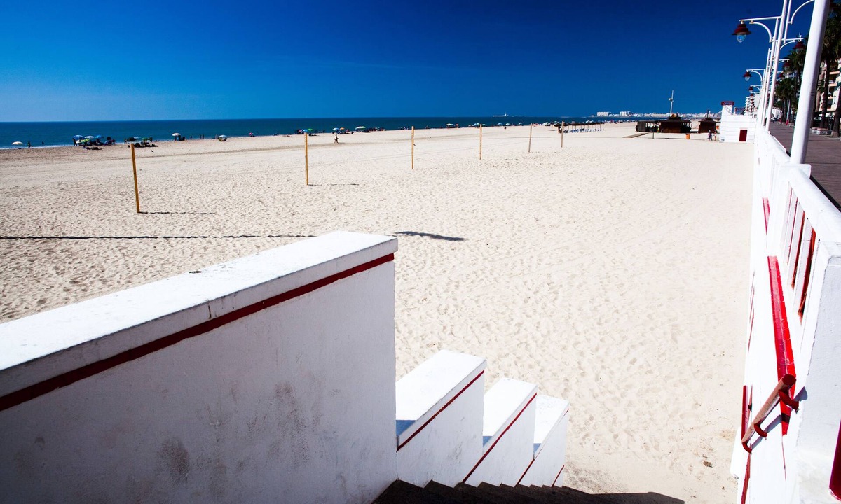 Cadiz Apartment | City apartment Cádiz near beach (330 m). Free WIFI.