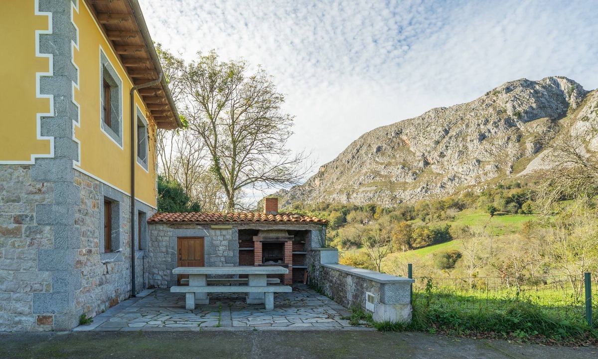 Arriondas House | 'Collado Santo Tomás' Country House – Entire Property