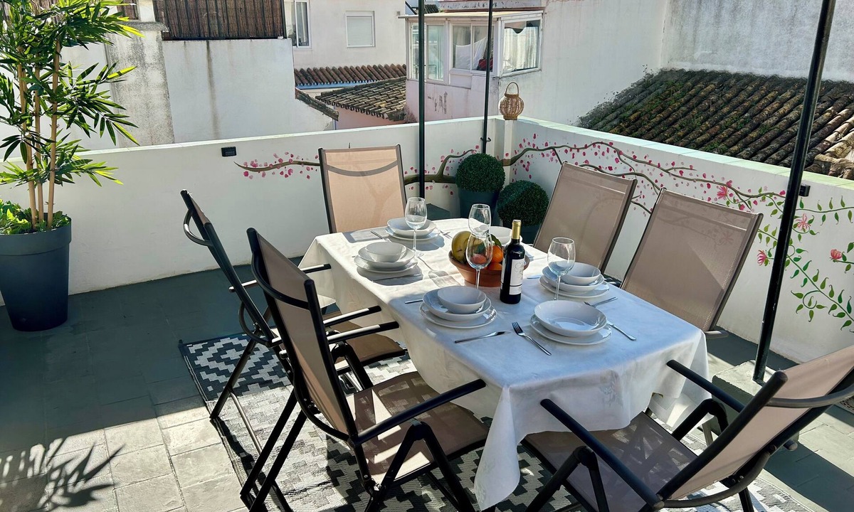 Historic Center of Estepona House | Colorful & Cozy Old Town Gem: 5* Location, Rooftop