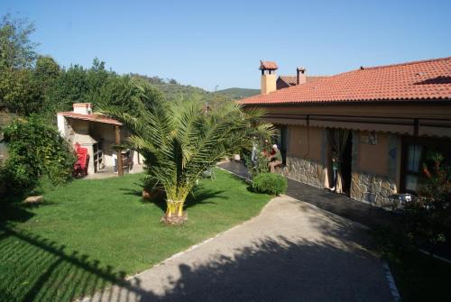 Sotoserrano House | Comfortable house in Sotoserrano with mountain view