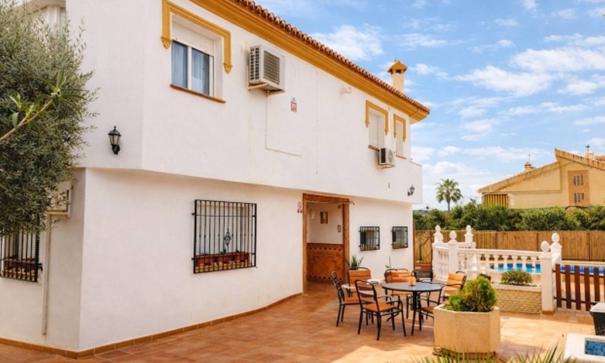 Cullar Vega Apartment | Comfortable house with AC - 10 guests