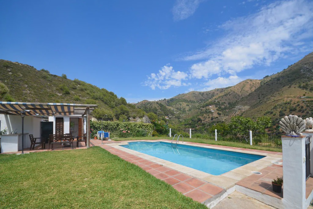 Nerja Villa | Cortijo Mari Carmen: Large Private Pool, Sea Views, A/C, WiFi
