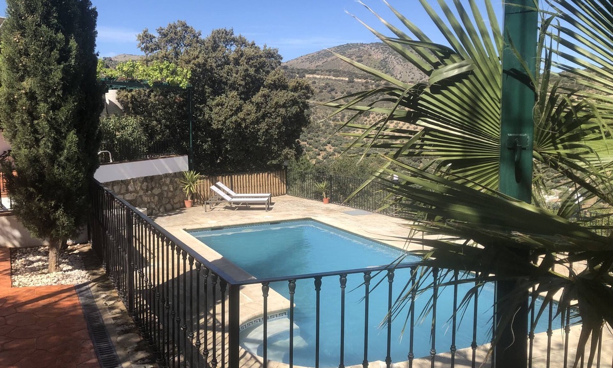 Iznajar Villa | Cortijo Rocas Altas