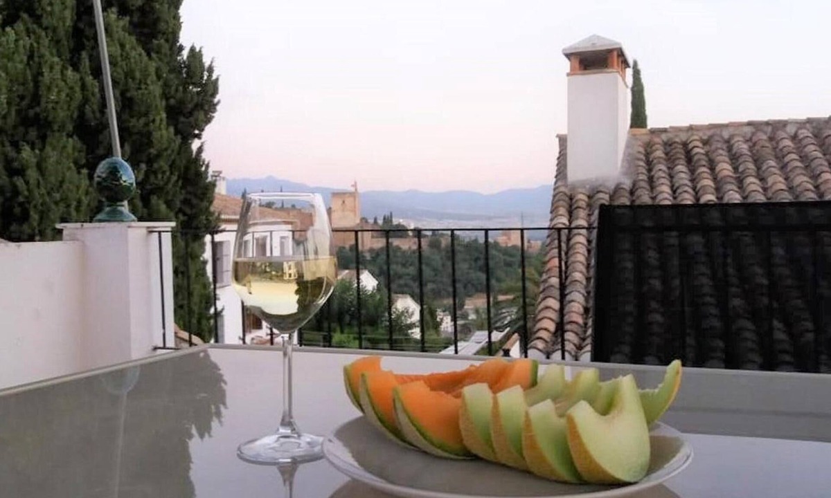 Albaicin House | Cosy historic house with roof terrace