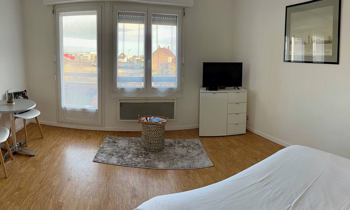Molsheim Apartment | Cosy studio Molsheim - Balcony, Free parking, Train station 300M and Strasbourg 15mn away