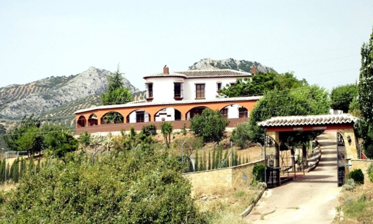 Villanueva del Rosario Villa | Country house with pool and mountain views in Villanueva del Rosario