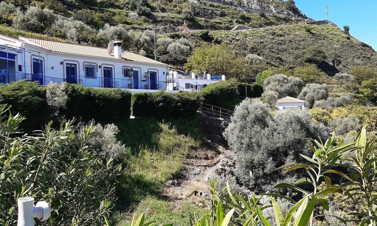 Canillas de Albaida House | Country house for 11 guests in a quiet location, ideal as a base for walks