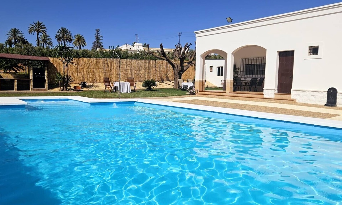 Marchena House | Country House 'Limones' with Private Pool, Wi-Fi and Air Conditioning