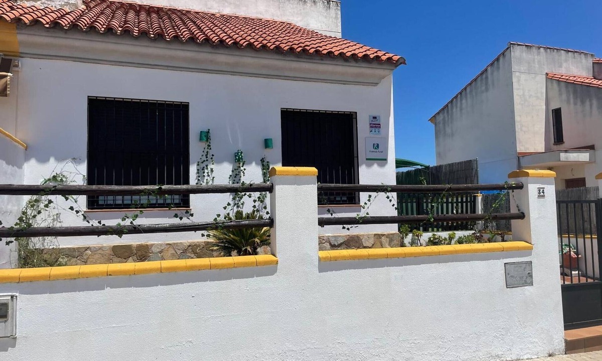 El Real de la Jara House | Country House 'Vivienda Rural El Ejido' with Mountain View, Wi-Fi and Air Conditioning
