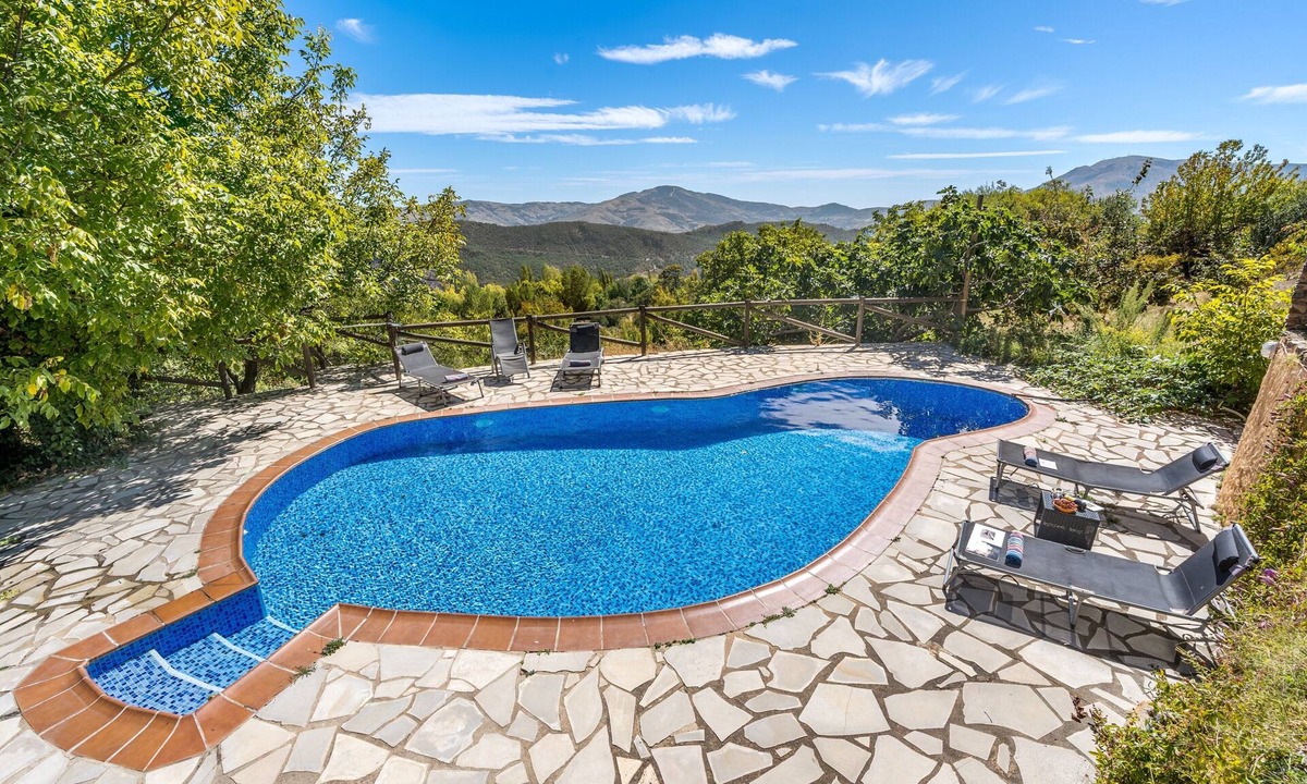 La Taha House | Country House 'Cortijo Jiménez' with Mountain Views, Private Pool, and Wi-Fi
