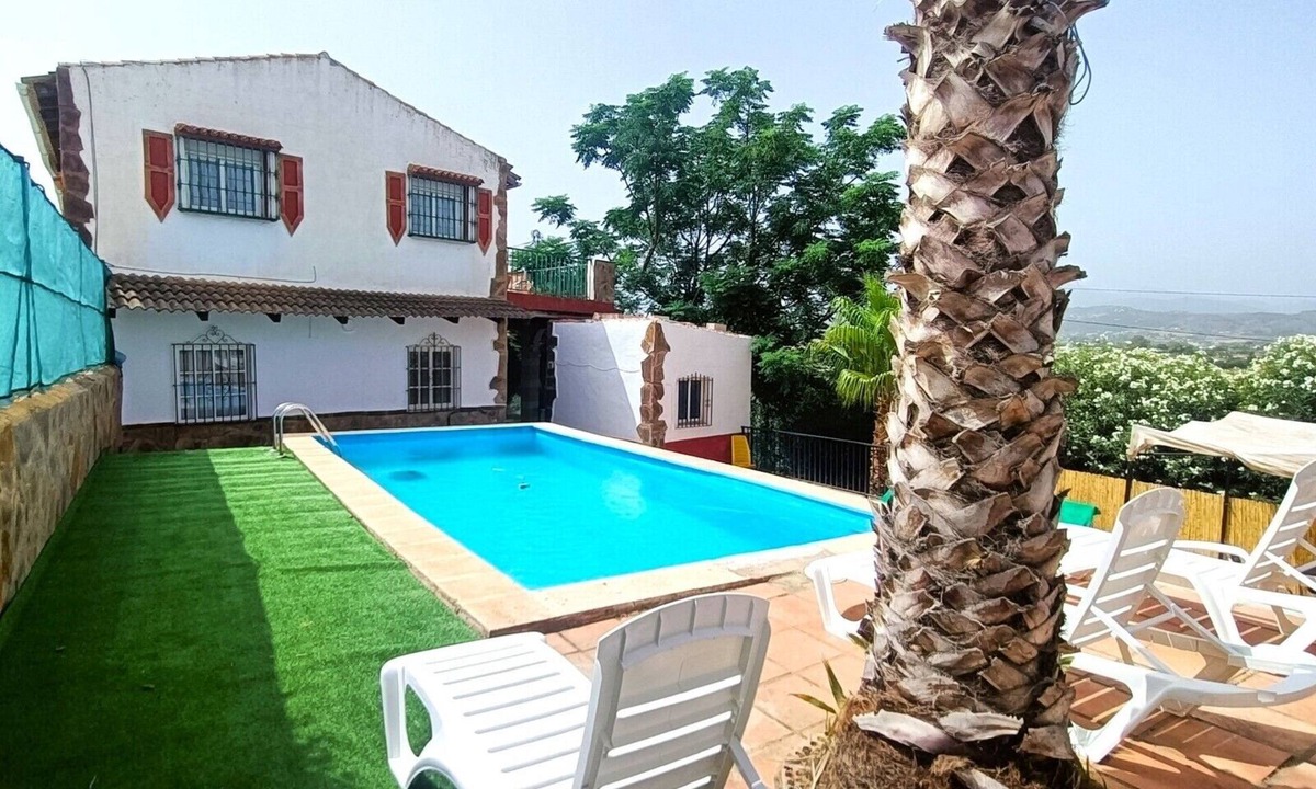 Alhaurin el Grande House | Country House 'Cucazorra' with Mountain View, Wi-Fi and Air Conditioning