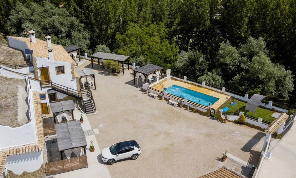 Castillejar House | Country House 'Cuevas 4' with Mountain View, Shared Pool and Wi-Fi