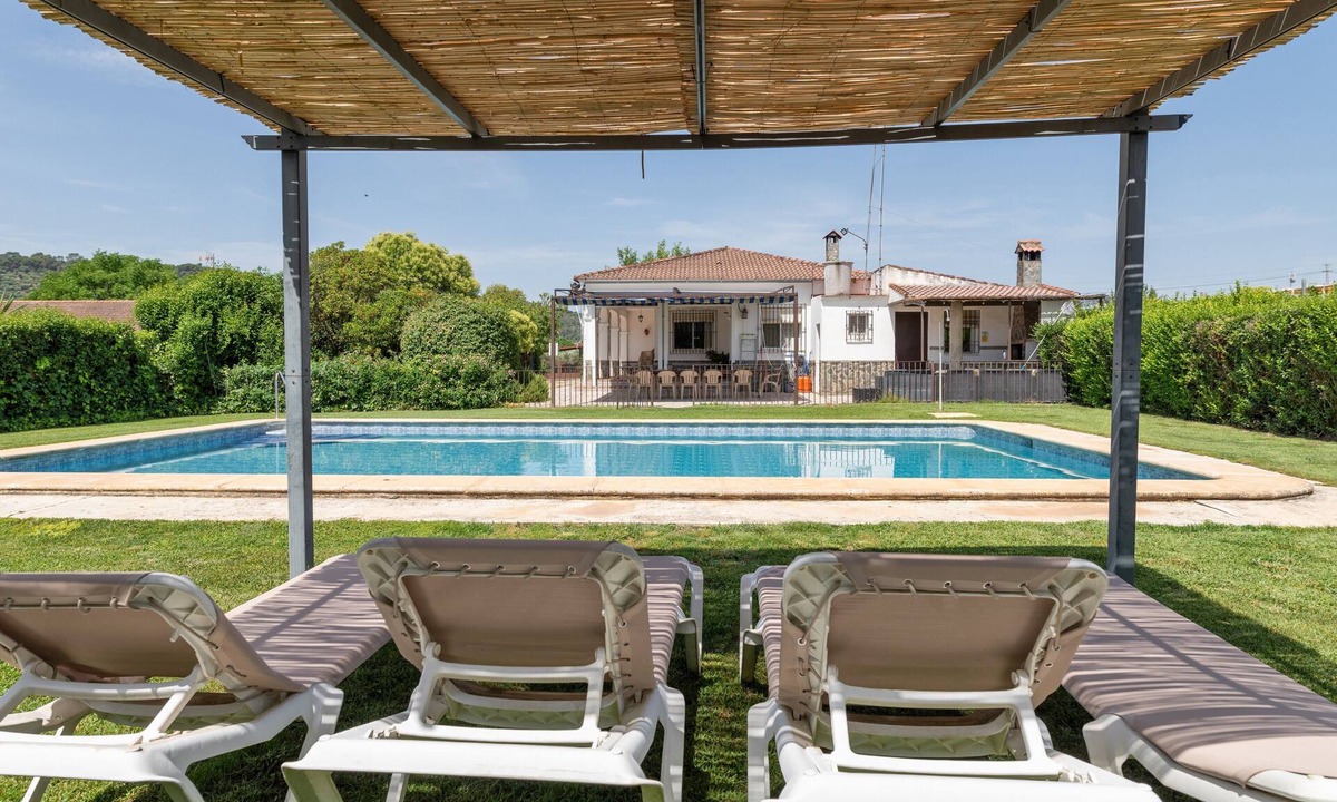 Posadas House | Country House 'El Olmo - Families Only' with Mountain Views, Wi-Fi and Air Conditioning