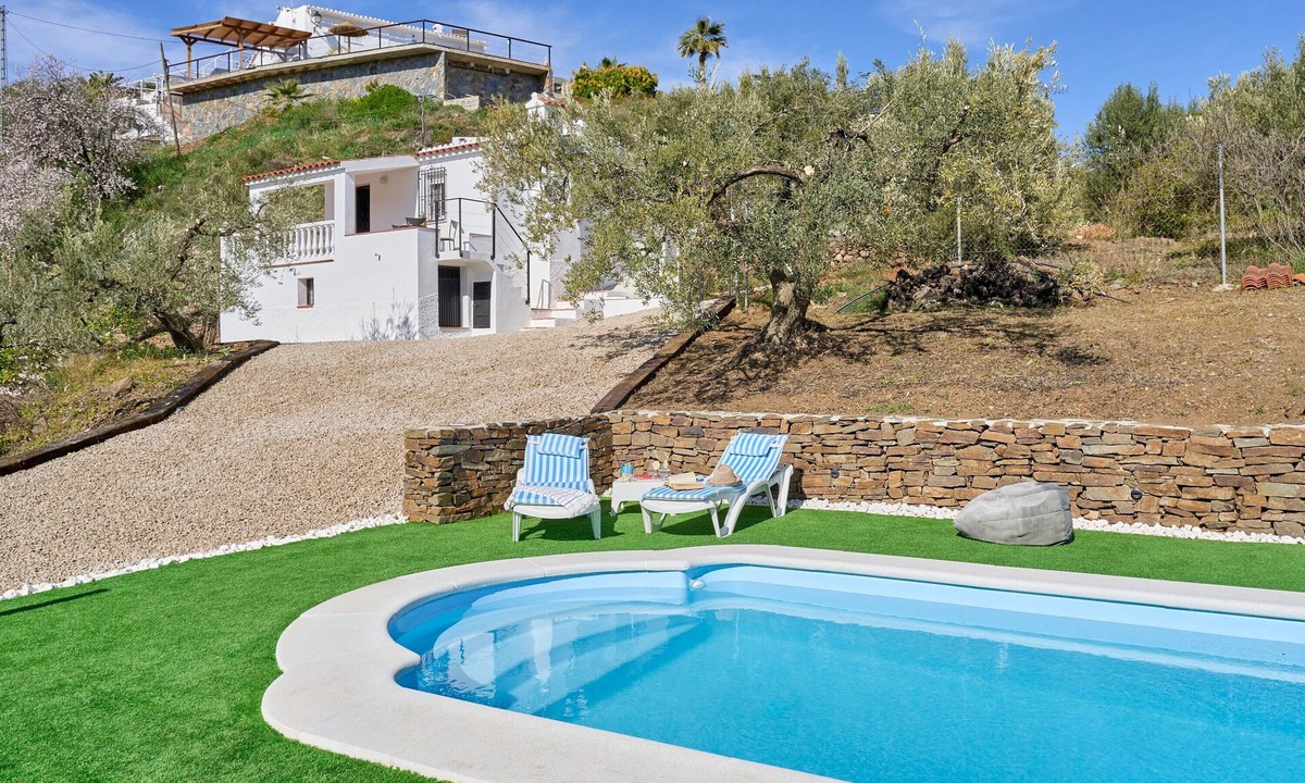 Archez House | Country House 'El Rincón De Tetuán' with Mountain Views, Wi-Fi and Air Conditioning