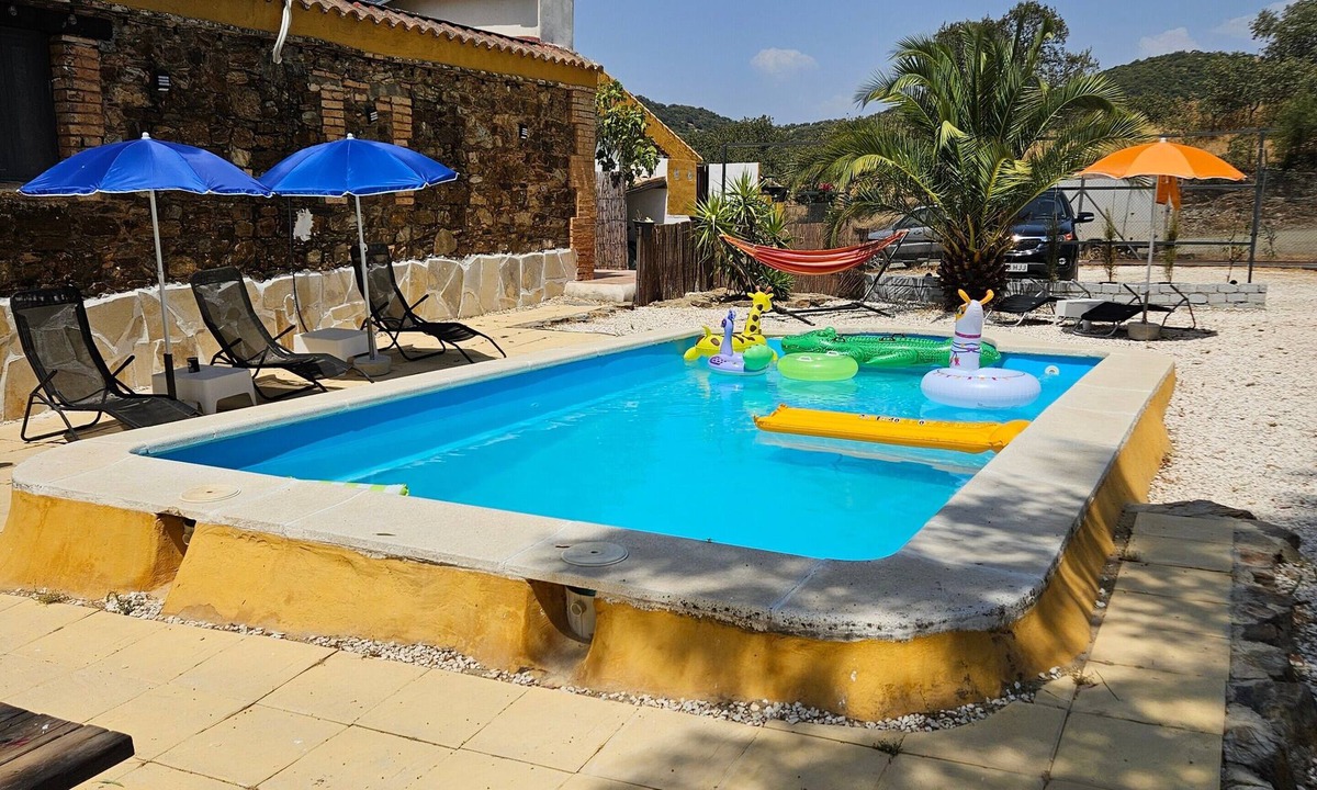Montoro House | Country House 'Experience Alpacas in Andalucia' with Mountain View