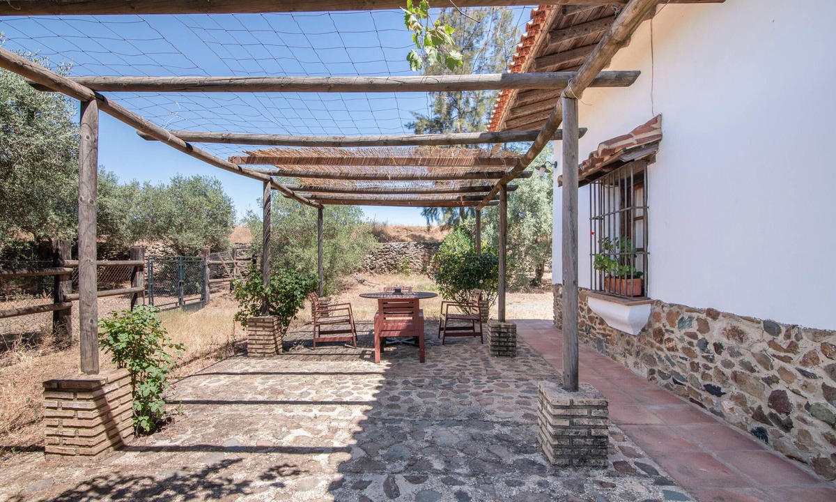 Calabazares House | Country House 'Jara' with Mountain View, Shared Pool and Shared Garden