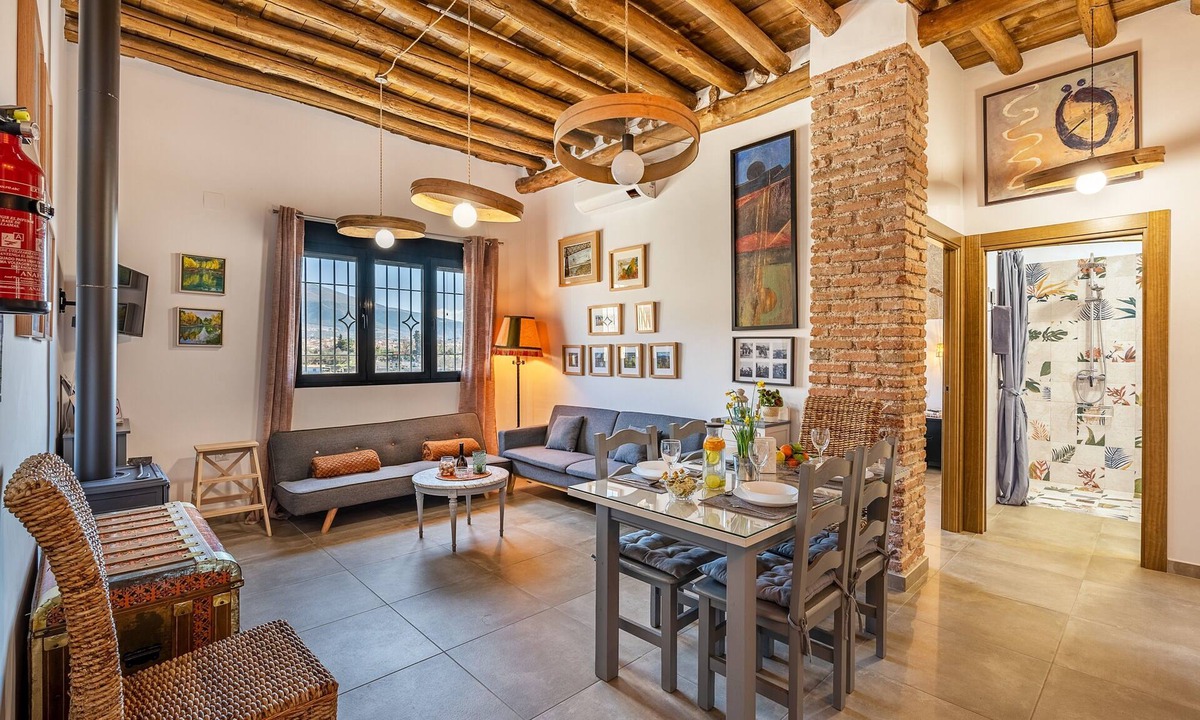 Durcal House | Country House 'La Criba - Casa Rural Eralta' with Mountain View, Wi-Fi and Air Conditioning