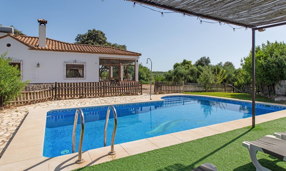 Posadas House | Country House 'La Sierrezuela - Families Only' with Mountain Views, Wi-Fi & Air Conditioning