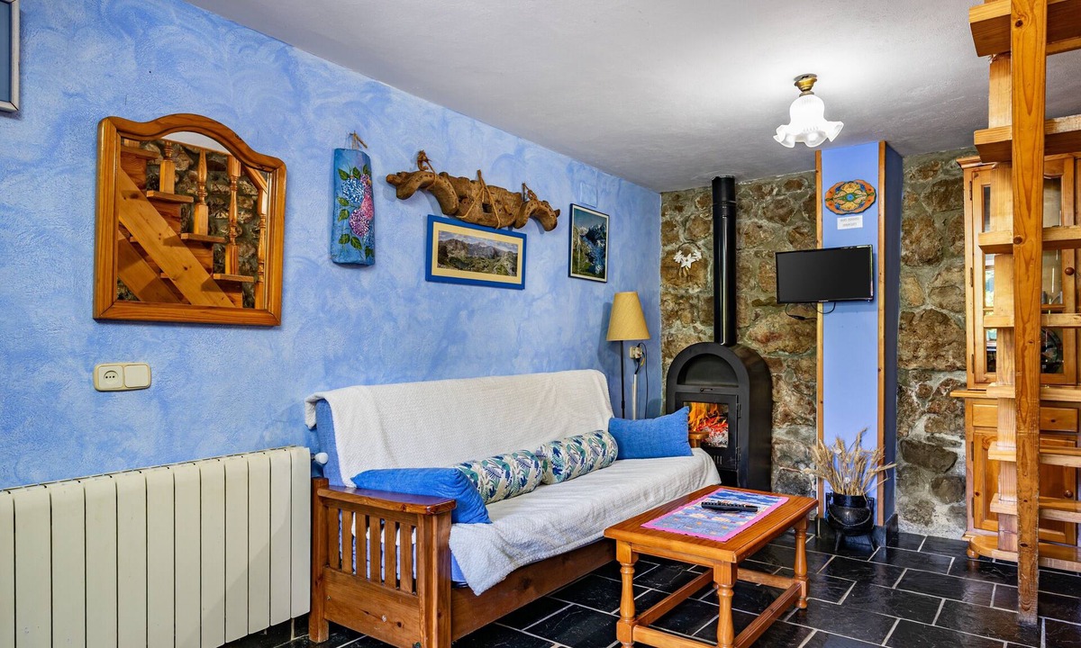 Valle de Lago House | Country house with mountain views, shared garden, and Wi-Fi