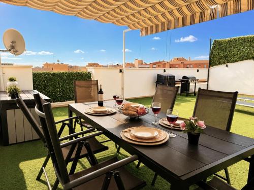 Bailen-Miraflores Apartment | Cozy Apartment for a Peaceful Retreat by TuriVida