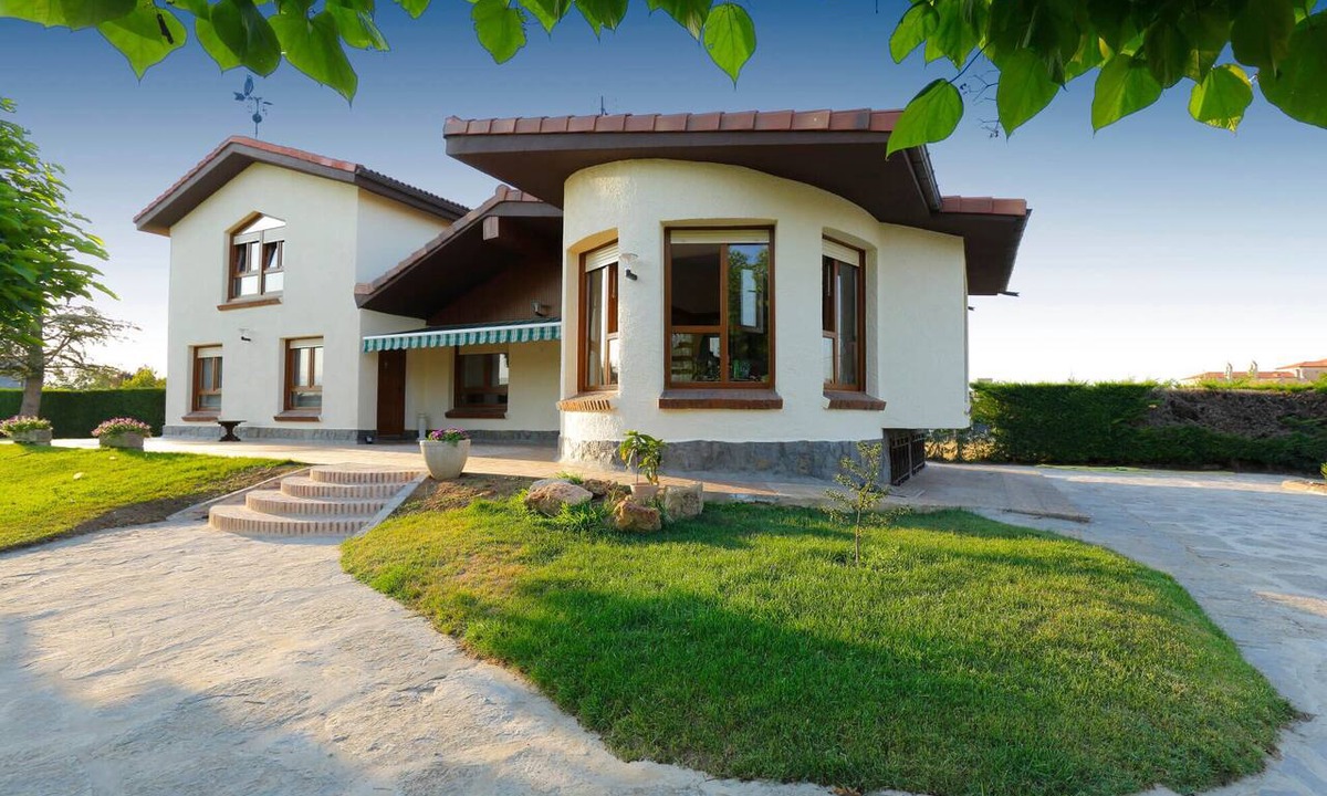 Medina De Pomar House | Cozy House on a Private Estate