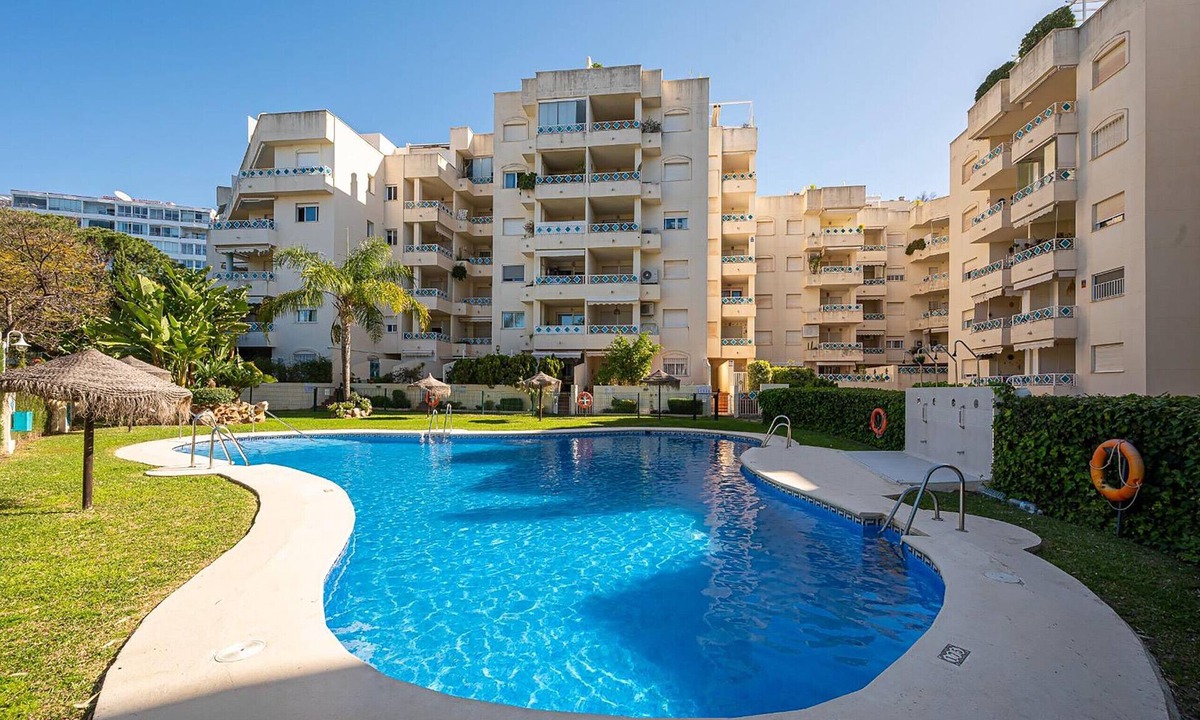 Marbella Apartment | Cubo's Apartment Bono Beach Marbella Free Parking/air conditioning/free parking/free wifi/community pool