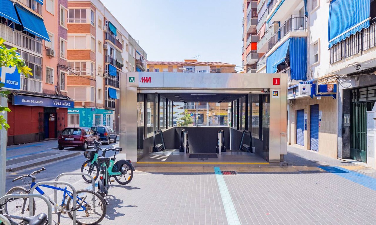 Cruz de Humilladero Apartment | Cubo's Cruz Humilladero Apartment/city center/free wifi