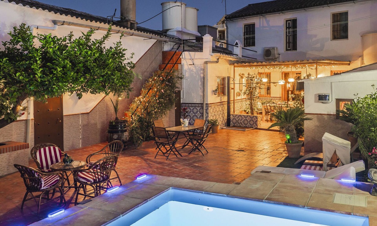 Casabermeja Apartment | Cubo's Estudio Doble Noches de Luna & Pool/urban center/air conditioning/communal pool