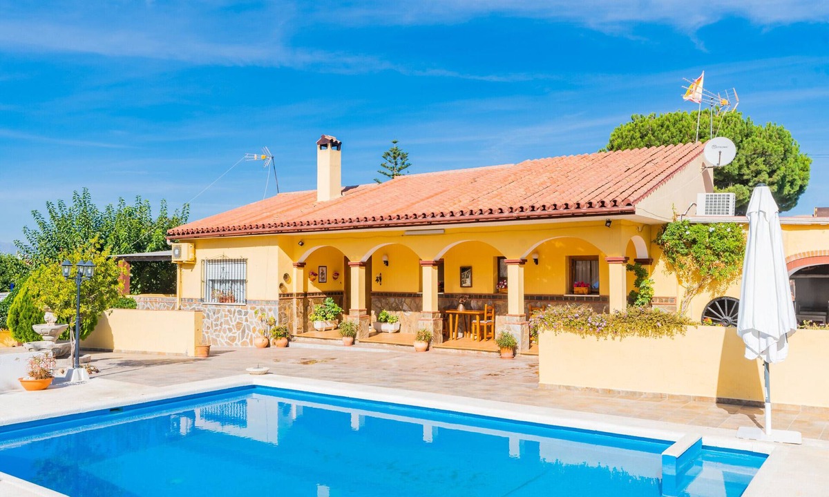 Pinos de Alhaurin Cottage | Cubo's Finca Las Cuatro Lunas