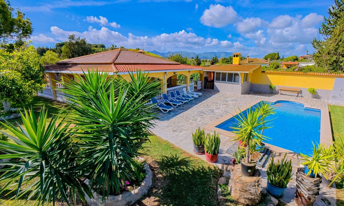 Alhaurin de la Torre Cottage | Cubo's Finca Megan/private pool/free wifi/air-conditioning