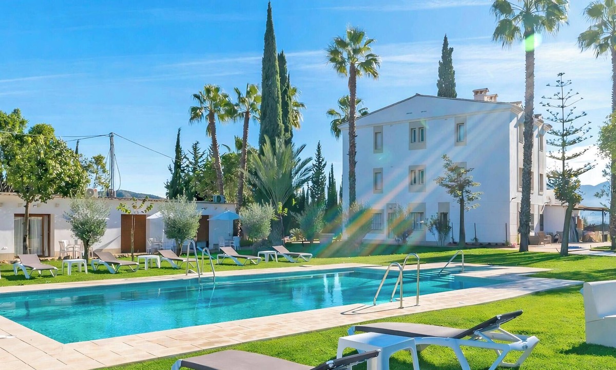 Alhaurin el Grande Bed & Breakfast | Cubo’s NAZ Country Stay | Double Room with Private Bathroom + Optional Breakfast