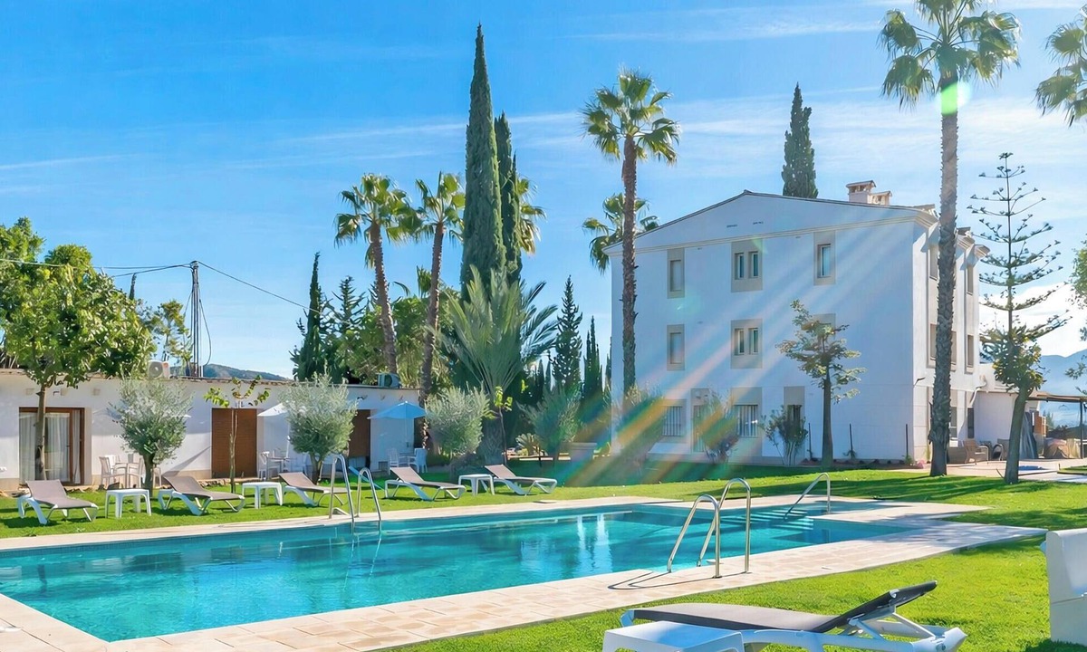 Alhaurin el Grande Bed & Breakfast | Cubo’s NAZ Country Stay | Double Room, Shared Bathroom and Private Kitchen + Optional Breakfast